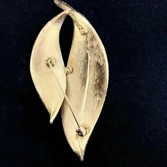 1960’s Sarah Coventry Pearlized Perfection white and gold leaf Brooch Pin - Picture 3 of 6